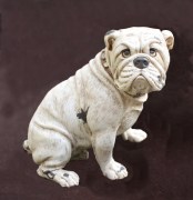 Urn steen buldog links wit